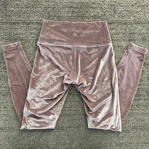 Wunder Under HR Pink Velvet 28” 6